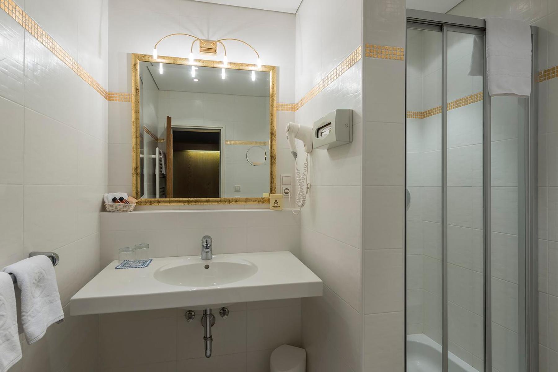 דוביאקו Hotel Gratschwirt מראה חיצוני תמונה